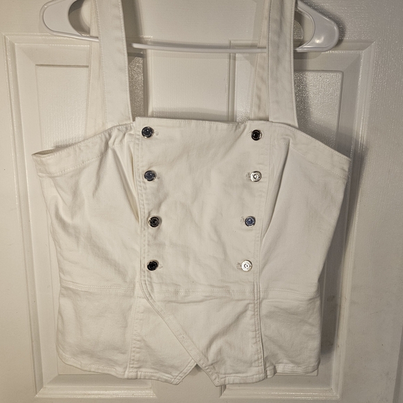 Tops - Stylish White Buttoned Top